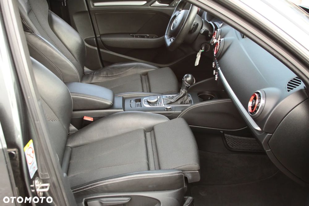 Audi A3 Sportback 1.4 TFSI S tronic S line Sportpaket - 16