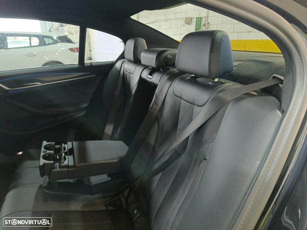 BMW 520 e Pack M - 8