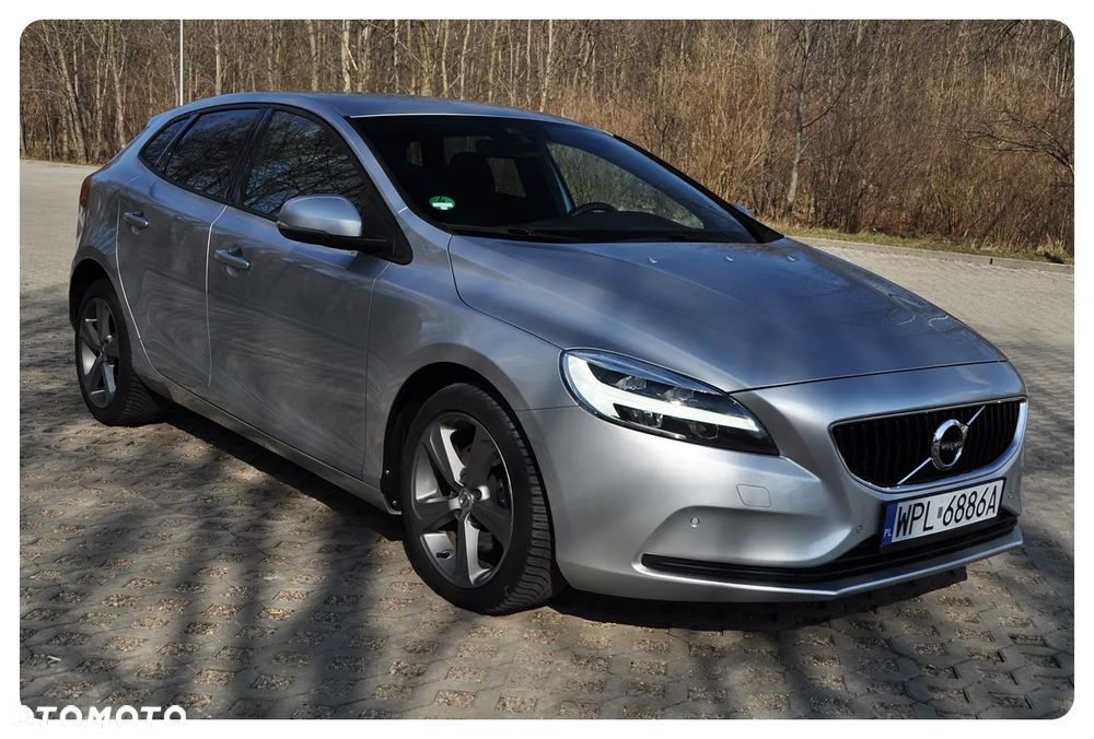 Volvo V40 T2 Drive-E Momentum - 11