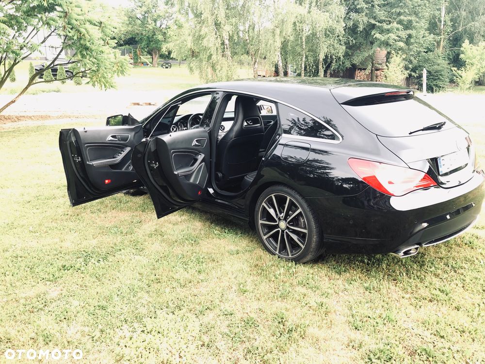 Mercedes-Benz CLA 180 7G-DCT Urban - 24