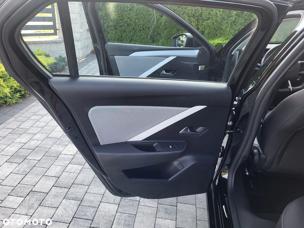 Opel Astra 1.2 Turbo Business Edition - 20