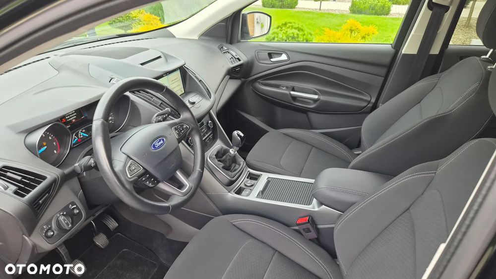 Ford Kuga 1.5 EcoBoost 2x4 Titanium - 16
