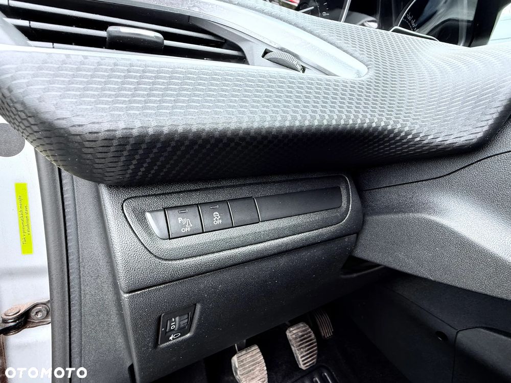 Peugeot 208 PureTech 82 Start & Stop Allure - 17
