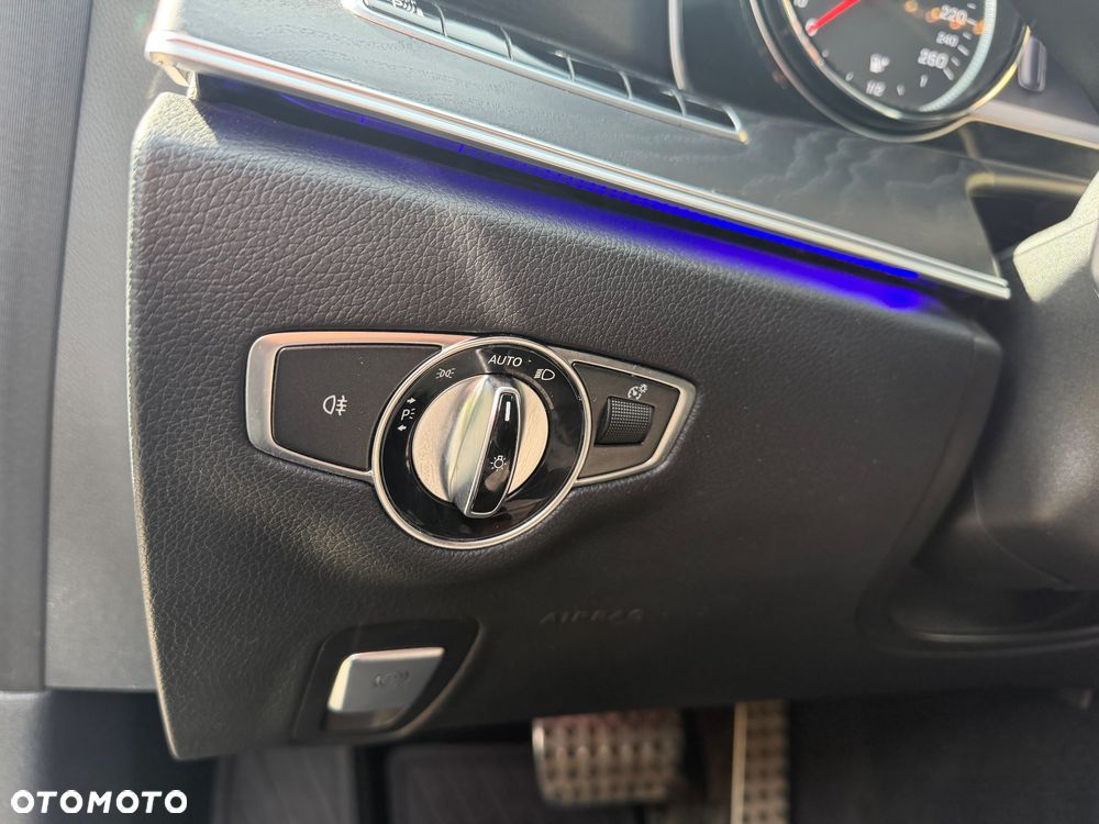 Mercedes-Benz Klasa E 220 d 4Matic All-Terrain 9G-TRONIC Exclusive - 24