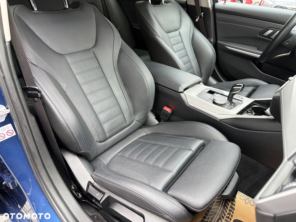 BMW Seria 3 320e Sport Line - 36