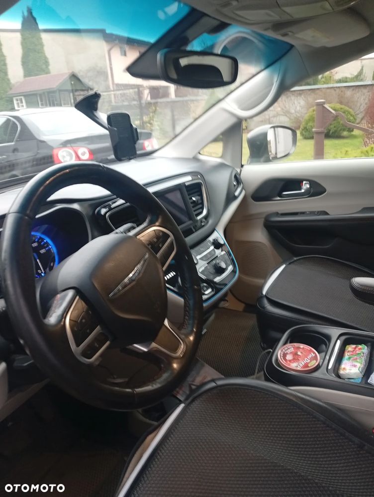Chrysler Pacifica - 10
