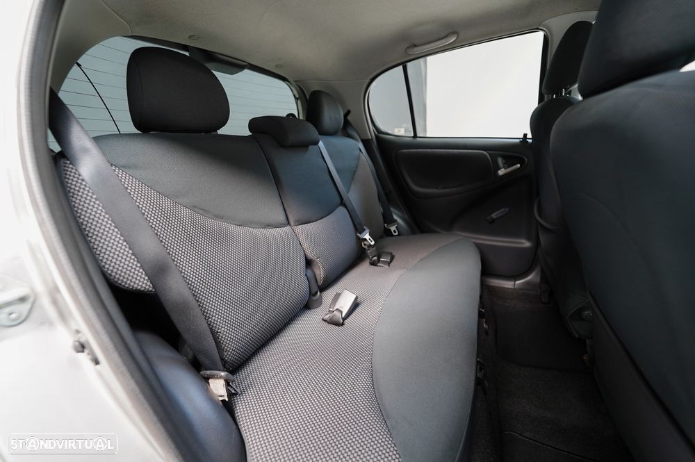 Toyota Yaris 1.0 Sol - 12