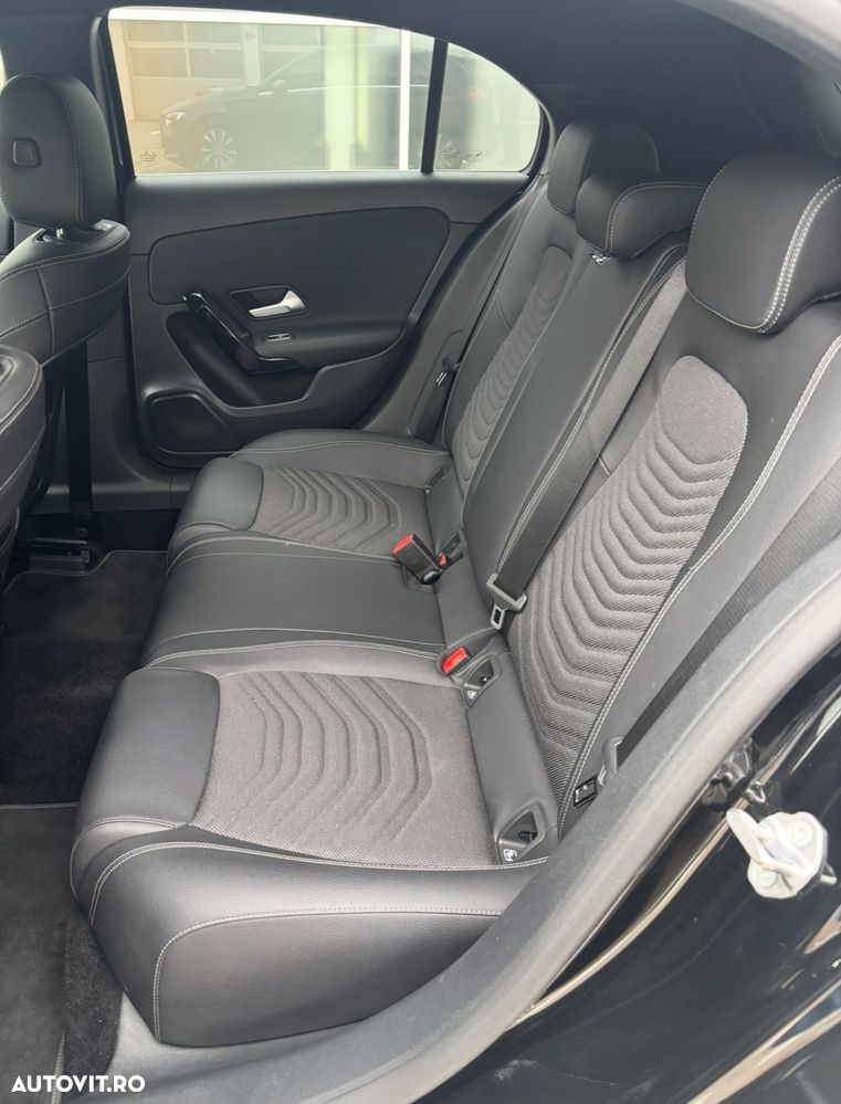 Mercedes-Benz A - 12