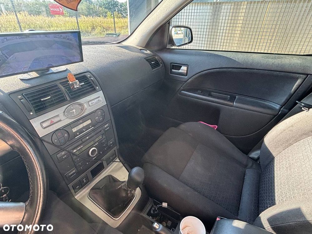 Ford Mondeo - 12