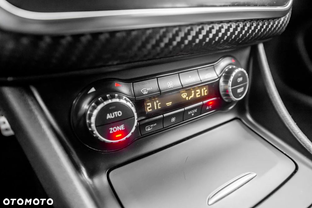 Mercedes-Benz Klasa A 250 (BlueEFFICIENCY) 7G-DCT AMG Sport - 32