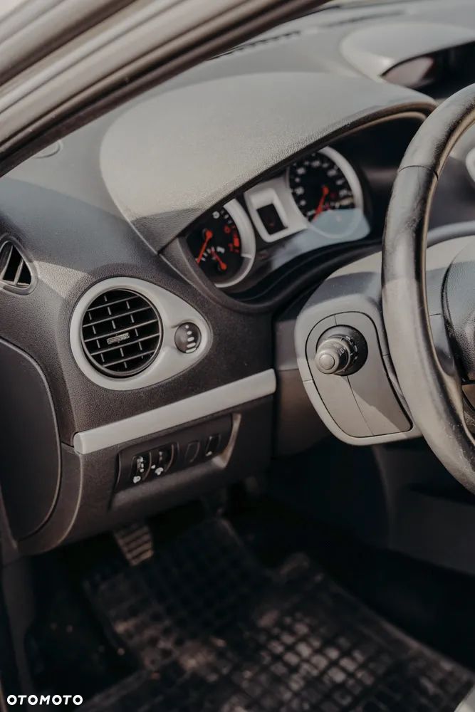 Renault Clio - 29