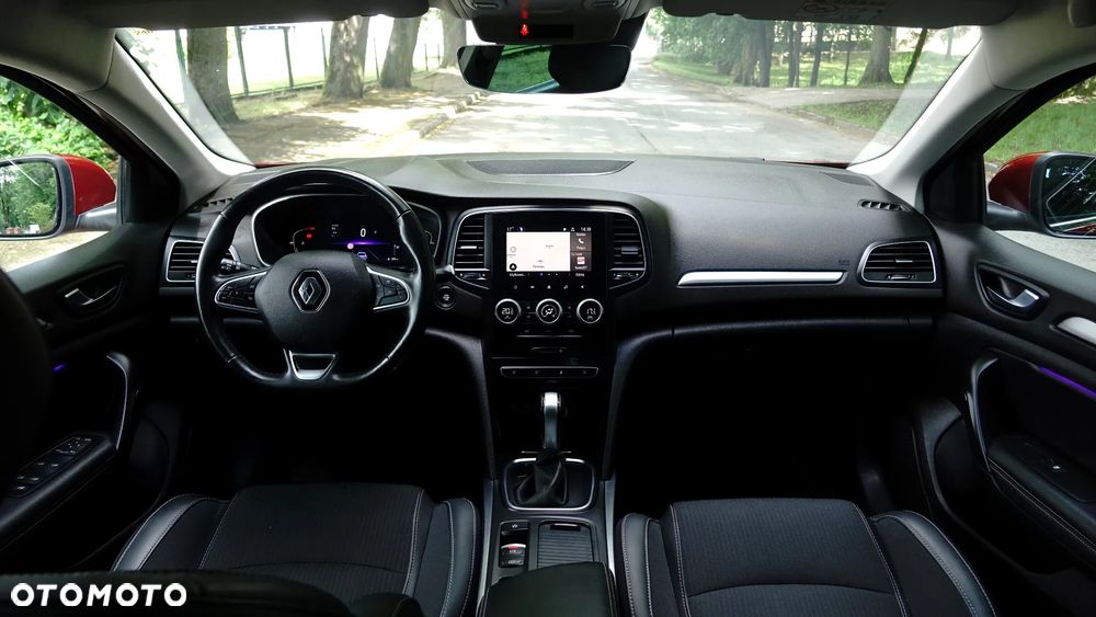 Renault Megane 1.3 TCe Intens EDC - 11