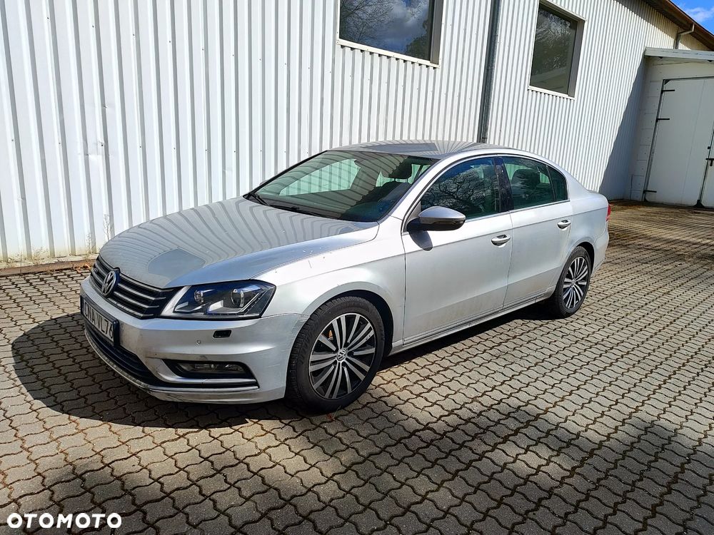 Volkswagen Passat 2.0 TDI Highline R-Style DSG - 2