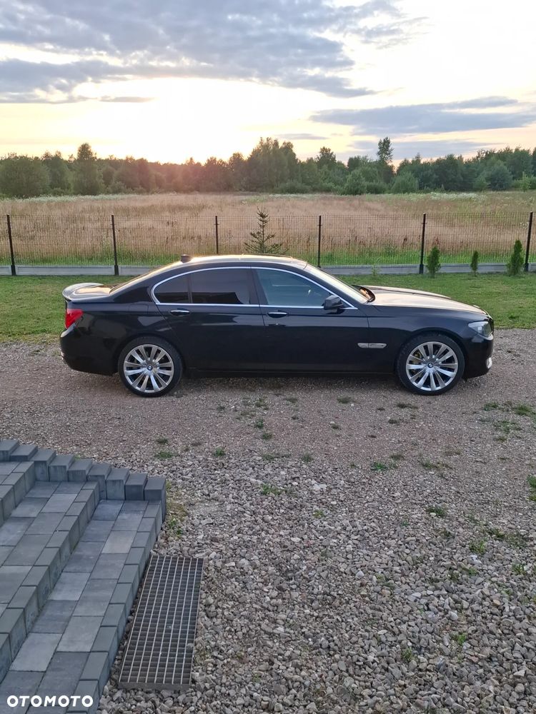 BMW Seria 7 740d xDrive - 14