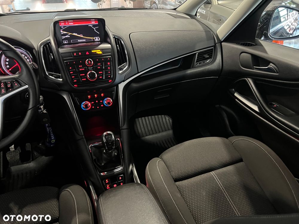 Opel Zafira 2.0 D (CDTI ecoFLEX) Start/Stop Active - 19