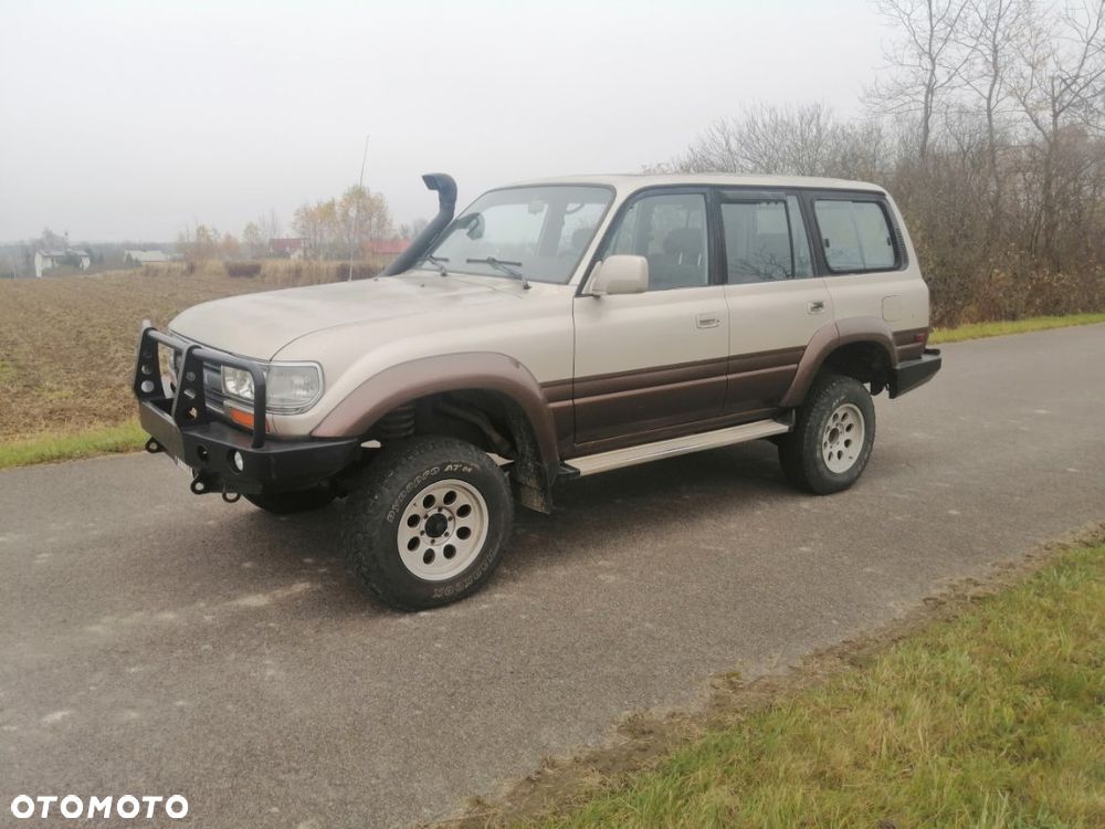 Toyota Land Cruiser - 4