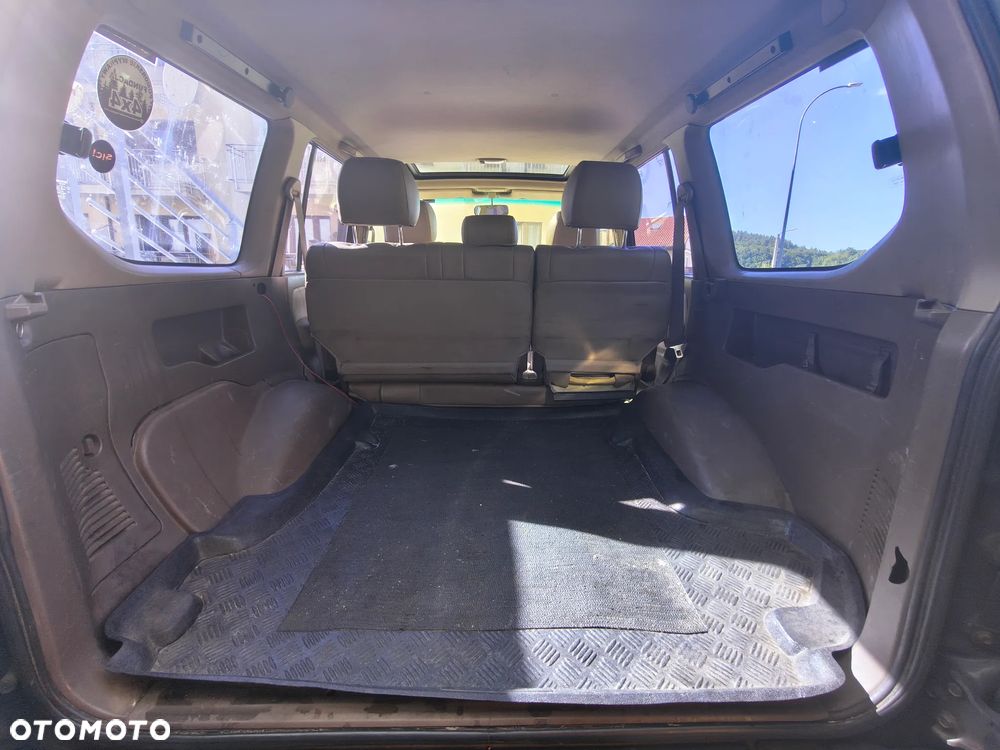 Toyota Land Cruiser - 10