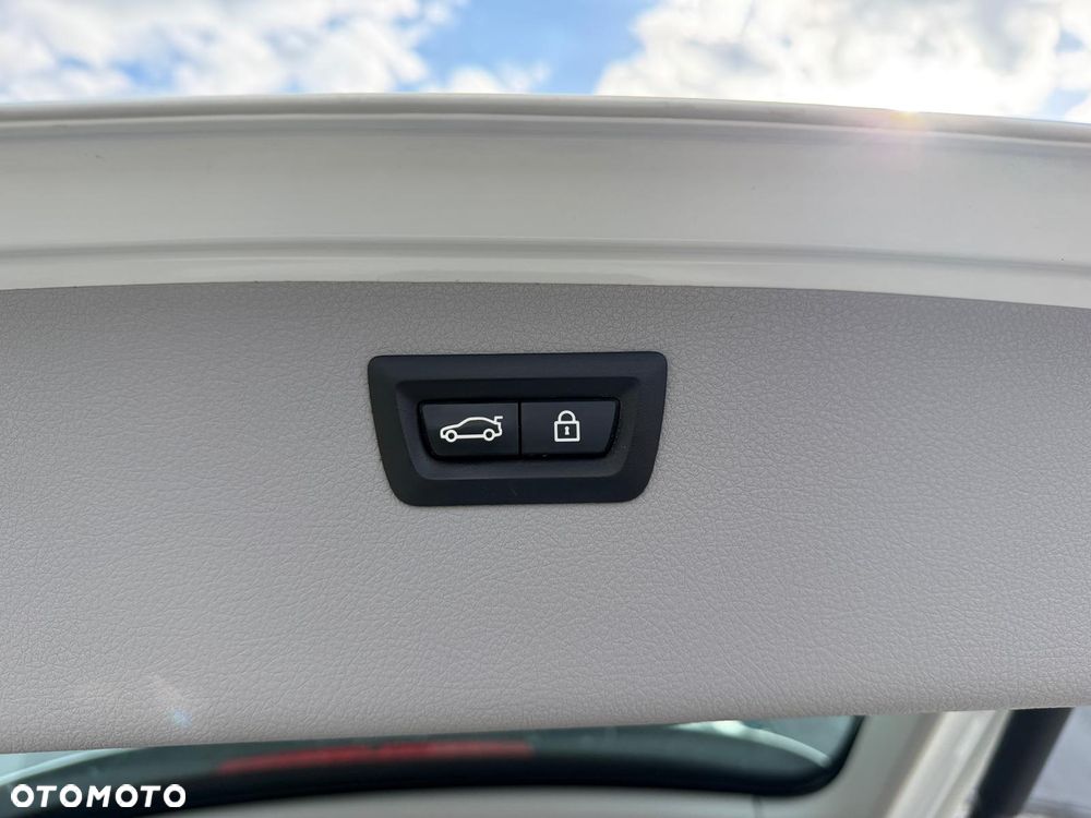 BMW Seria 3 318d Luxury Line - 20