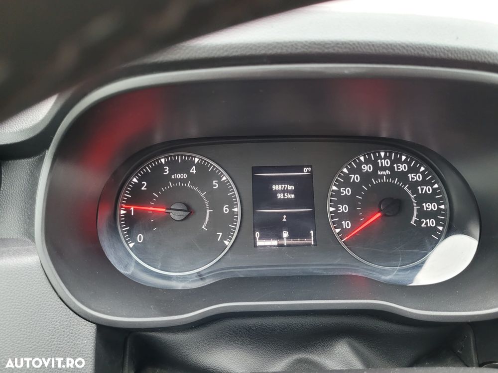 Dacia Duster 1.6 SCe Essential - 10