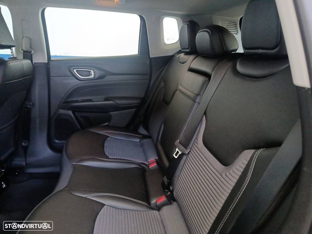 Jeep Compass - 10