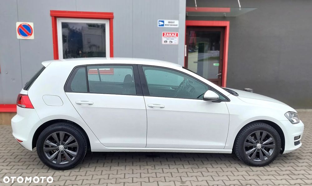 Volkswagen Golf - 6