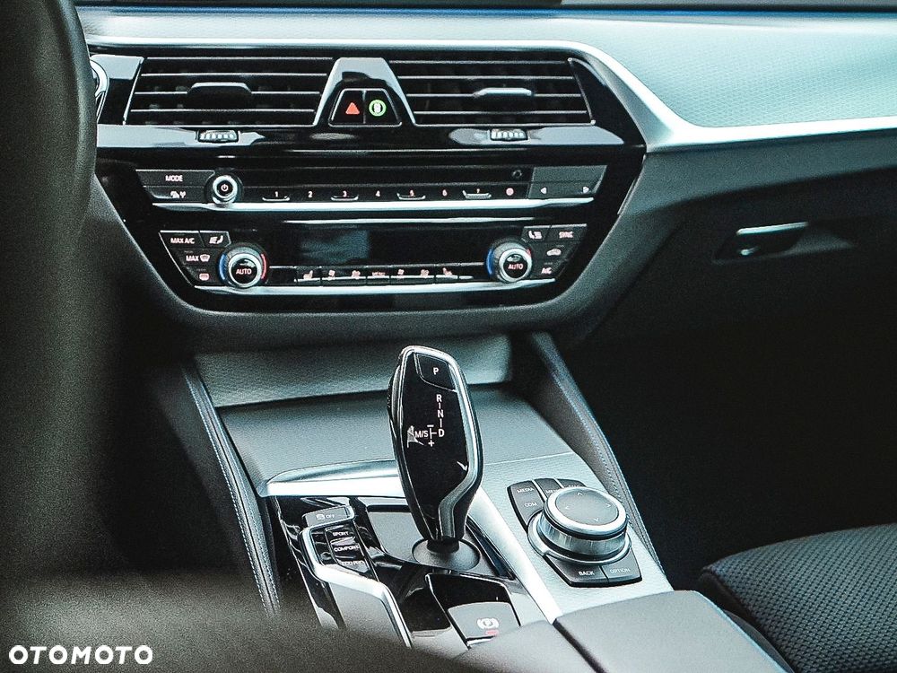 BMW Seria 5 530i xDrive M Sport sport - 19