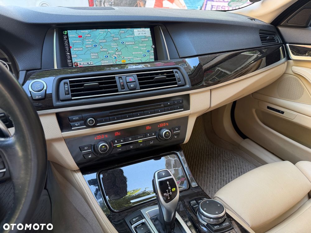 BMW Seria 5 530d xDrive Luxury Line - 13