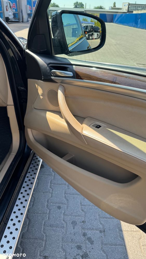 BMW X6 50i xDrive - 11