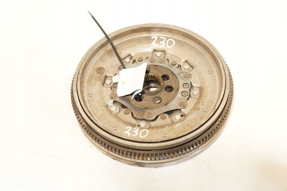 KOŁO DWUMASOWE DSG VW GOLF VIII 1,5 TSI 05E105266F - 1