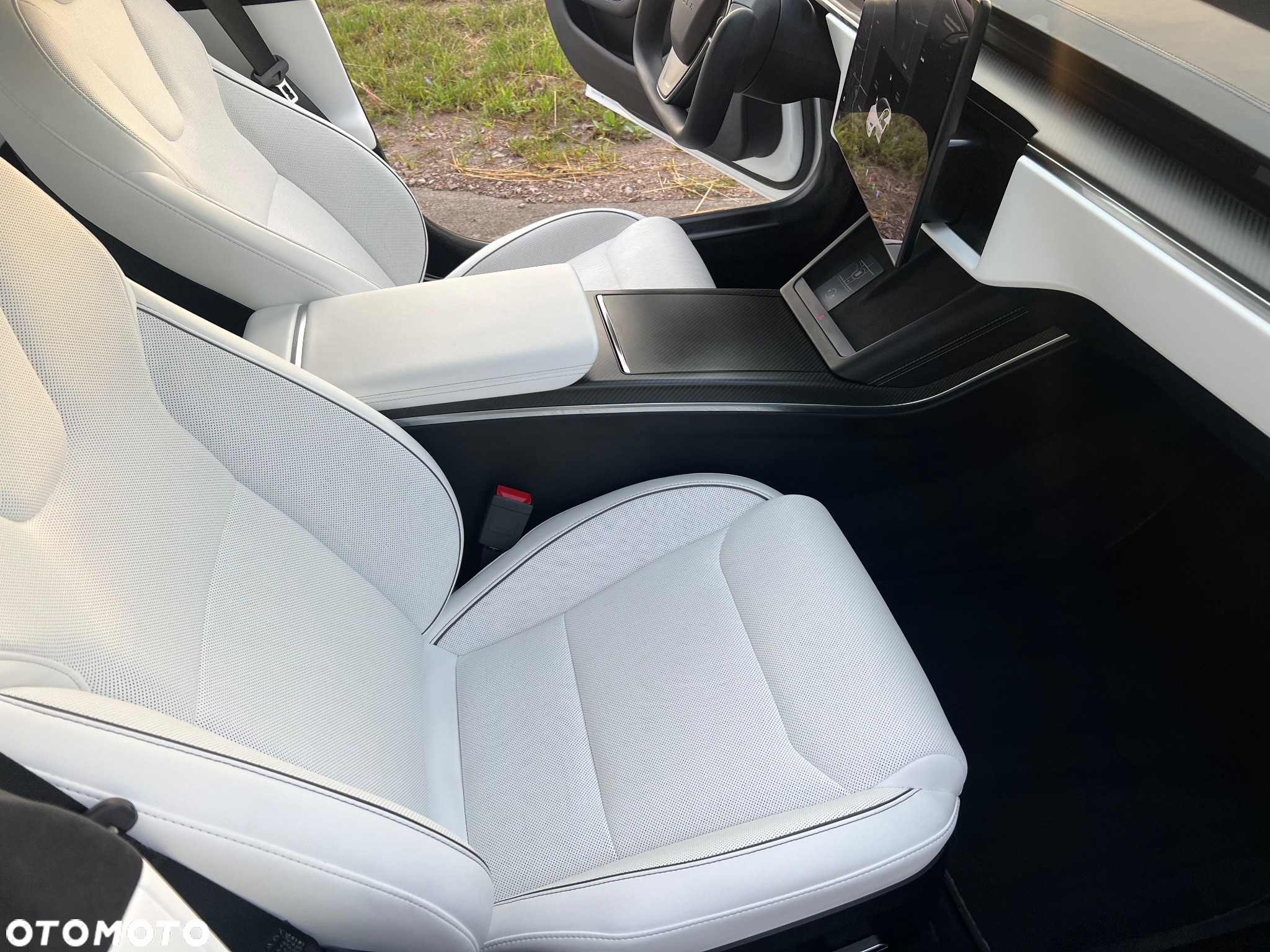 Tesla Model S - 15