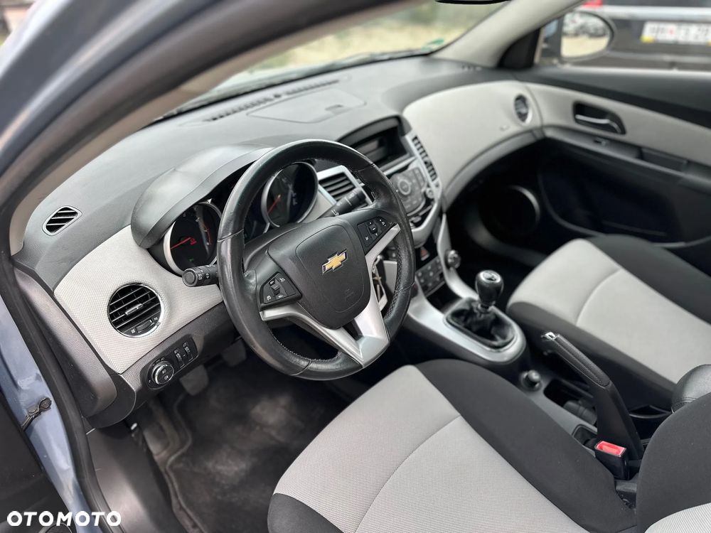Chevrolet Cruze 1.6 LT+ - 8