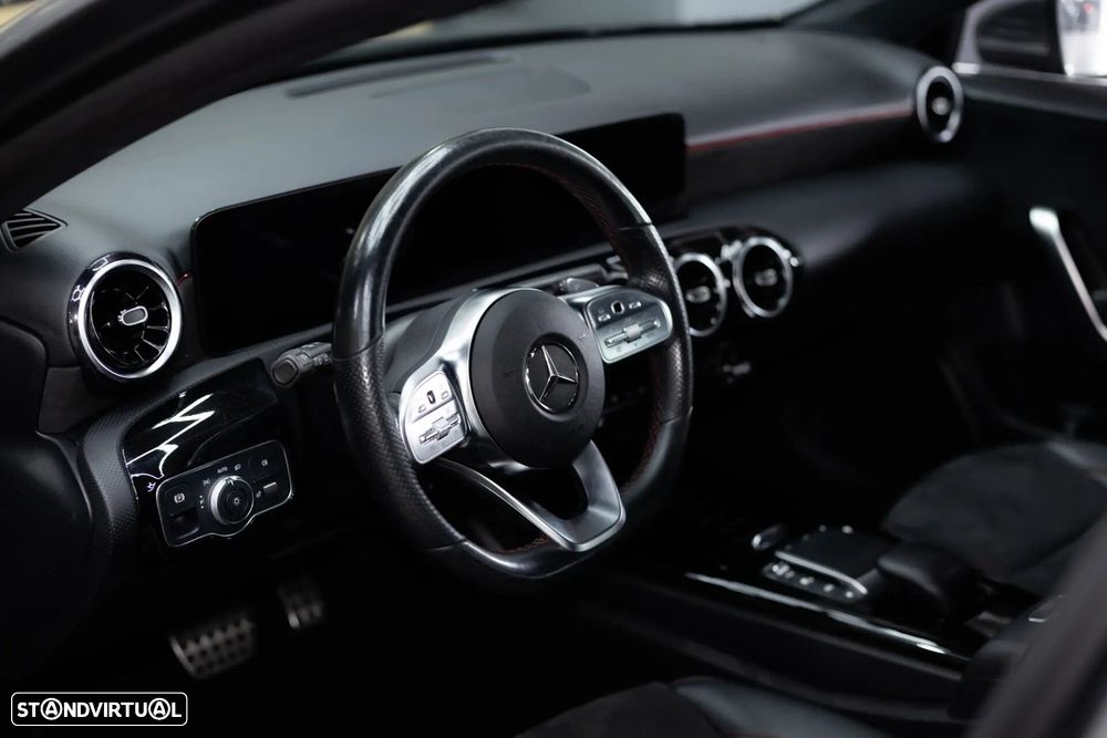 Mercedes-Benz A 250 e 8G-DCT AMG Line - 28