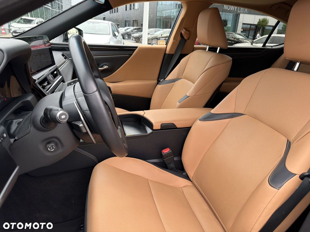 Lexus ES 300h Business Edition - 15