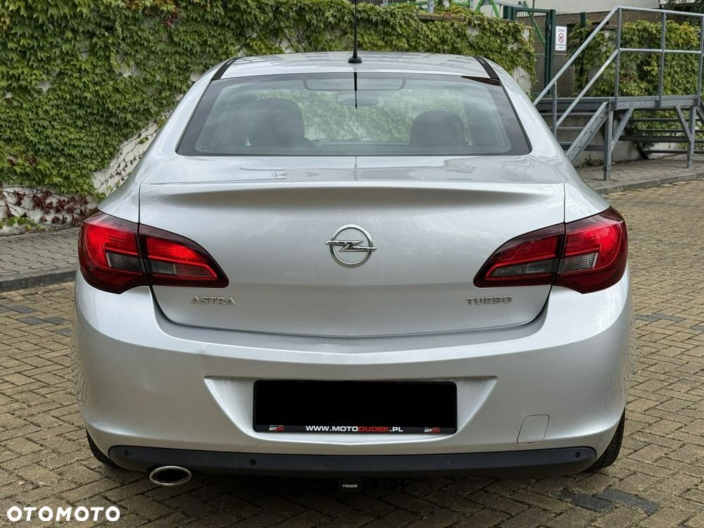 Opel Astra 1.4 T Active EU6 - 11