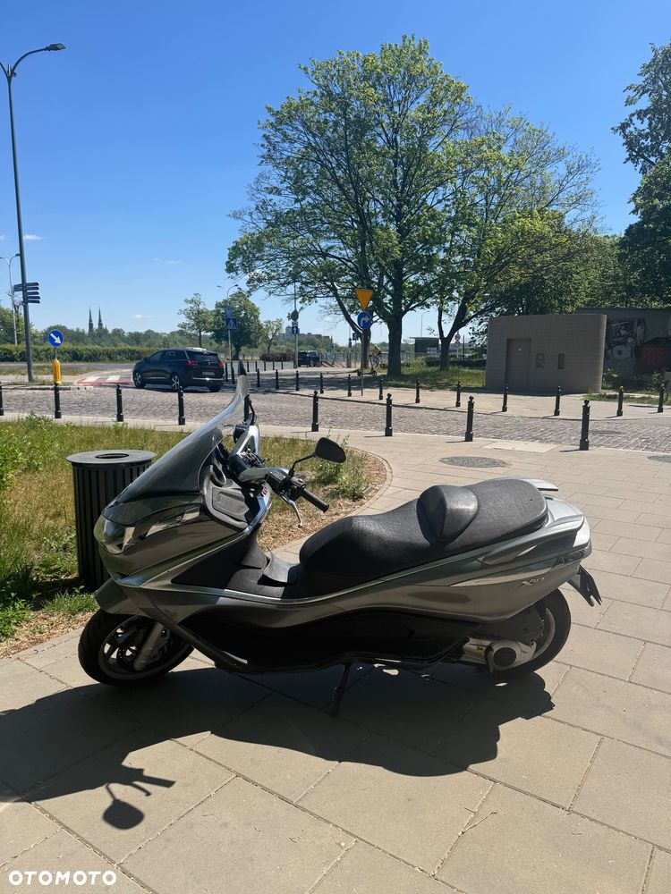 Piaggio X10 - 10