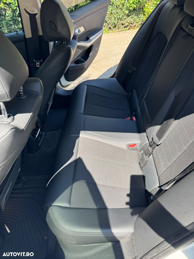 BMW Seria 3 320d xDrive AT - 7