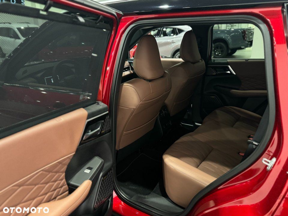 Mitsubishi Outlander - 7