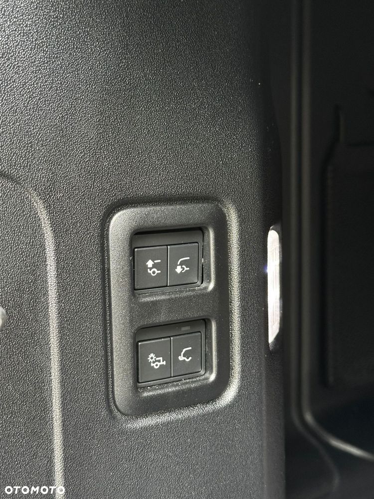 Land Rover Defender 110 D200 HSE - 8