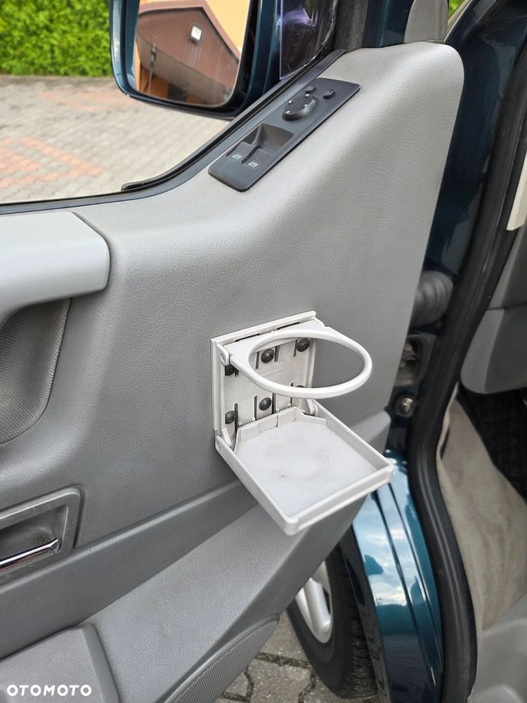 Volkswagen Multivan - 21