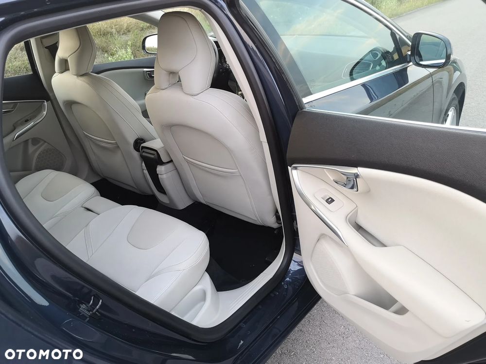 Volvo V40 D3 Momentum - 23