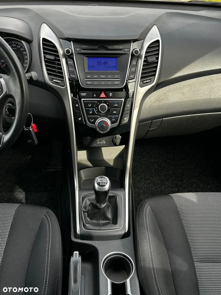 Hyundai i30 i30cw 1.4 Trend - 12