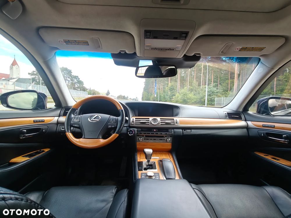 Lexus LS 600h L - 9