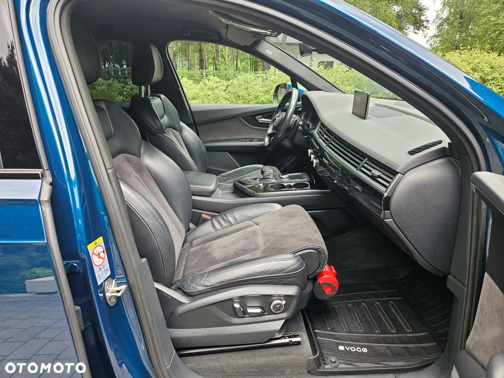 Audi Q7 50 TDI mHEV Quattro Black Edition Tiptr - 28