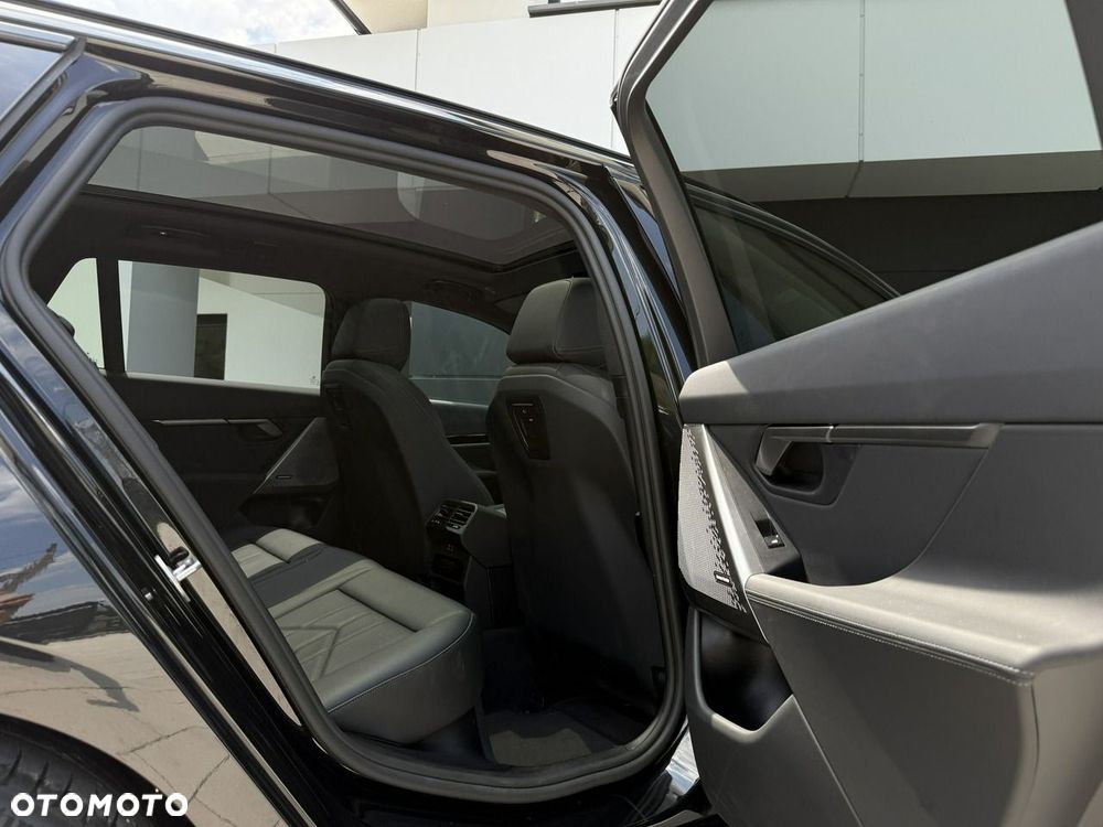 BMW Seria 5 520d xDrive - 14