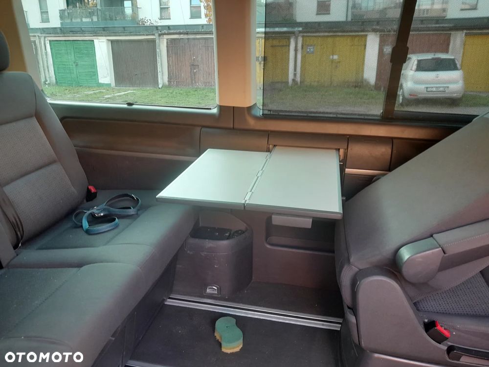 Volkswagen Multivan - 14