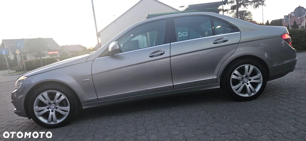 Mercedes-Benz Klasa C ver-180-blueefficiency-7g--tronic-avantgarde - 19