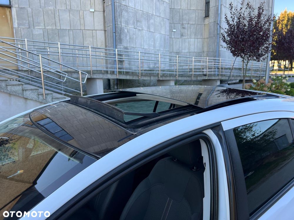 Opel Corsa 1.2 Cosmo - 24