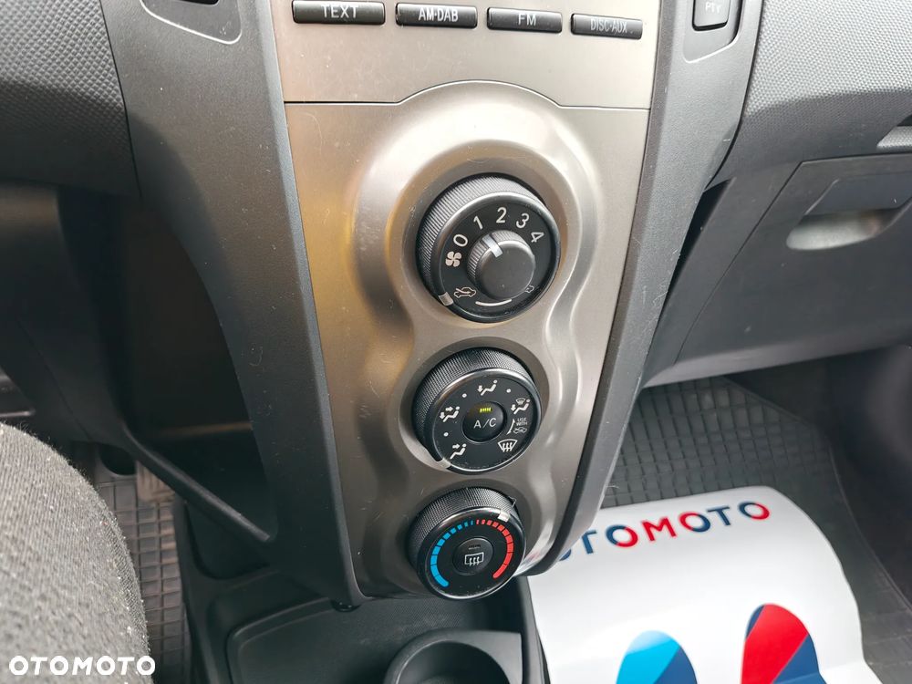 Toyota Yaris 1.33 Prestige - 24
