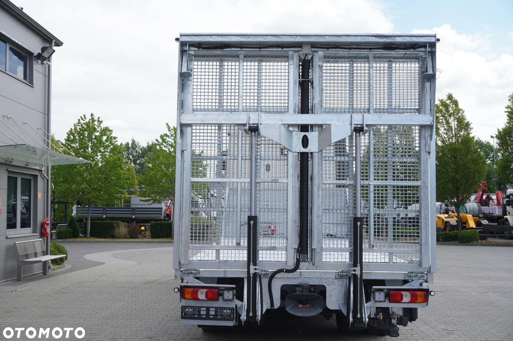 Mercedes-Benz Actros 1845 4×2 E6 / NOWA LAWETA 8,3 m / Kab. sypialna - 8