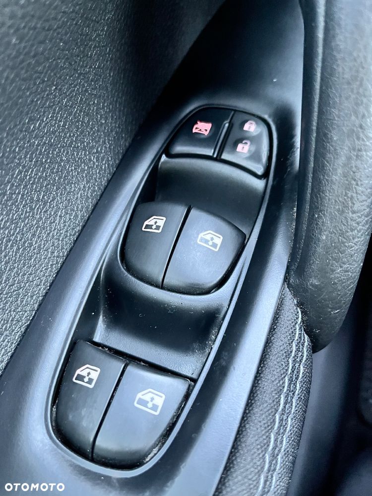 Nissan Qashqai 1.2 DIG-T Visia EU6 - 26